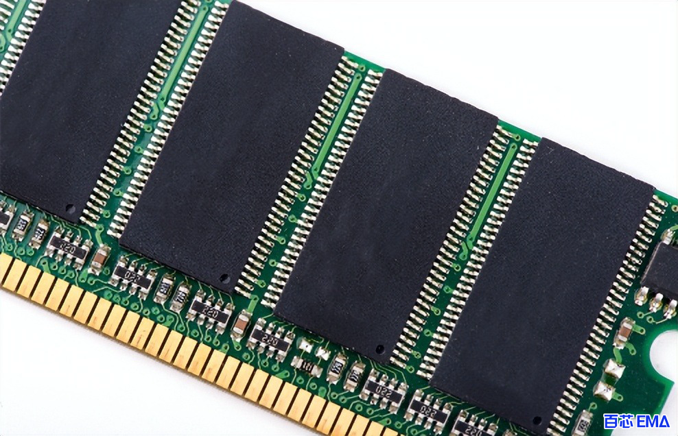 计算机 RAM 微芯片模块上的金手指