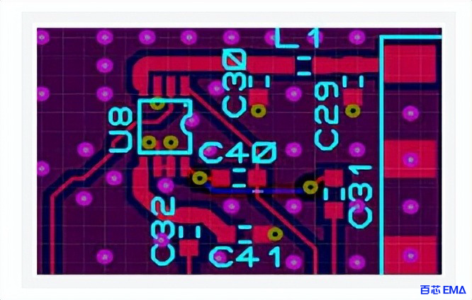 PCB两侧的布线轨道需要更多数量的过孔