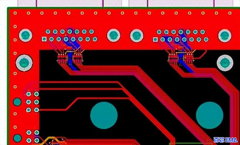 敏感 PCB 上带有过孔的接地层，以防止板外干扰